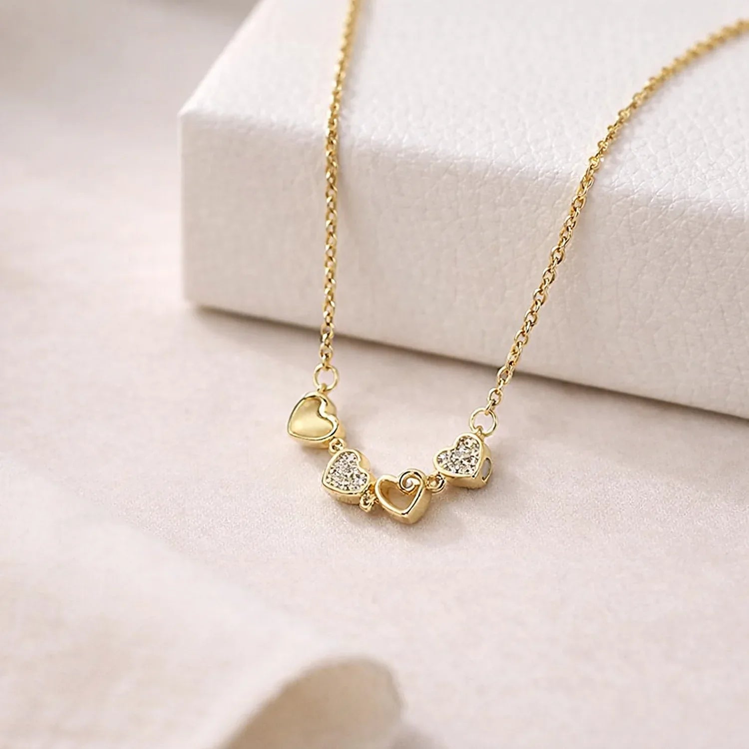 Amour Magnetic Heart Cluster Anti-Tarnish Necklace - Zaarva