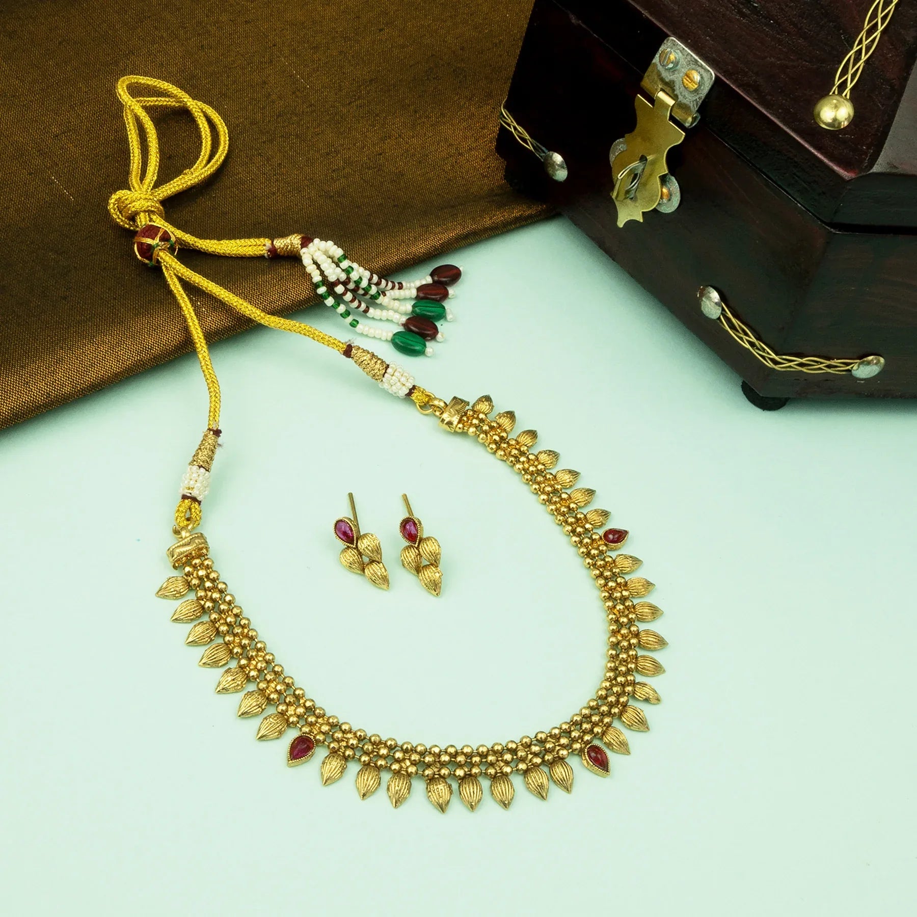 Antique Leaf Motif Choker Necklace & Earrings Set - Zaarva