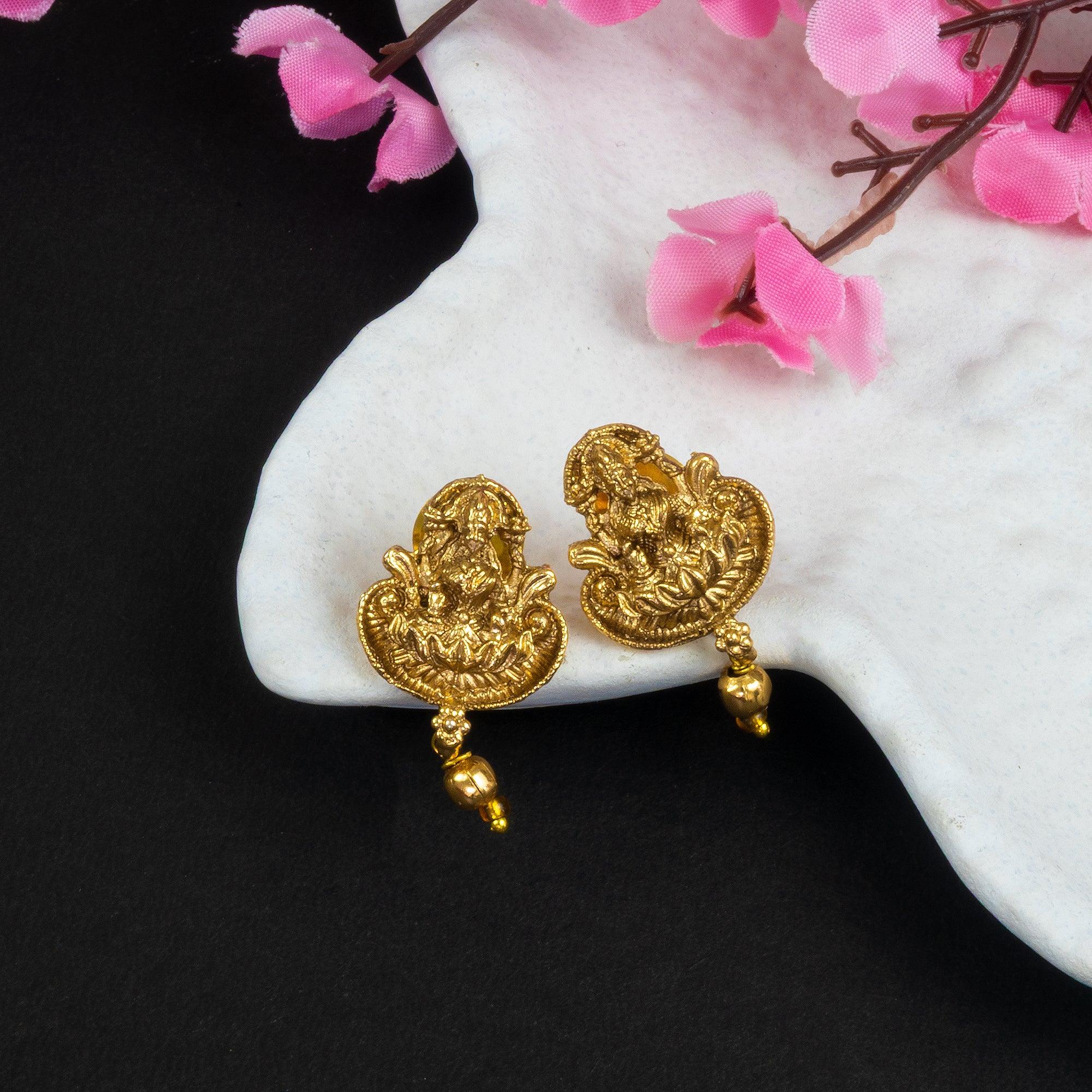 Antique Goddess Lakshmi Pendant Necklace & Earring Set - Zaarva