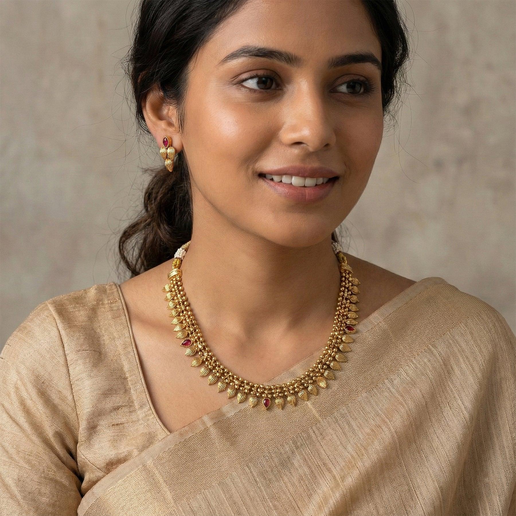 Antique Leaf Motif Choker Necklace & Earrings Set - Zaarva