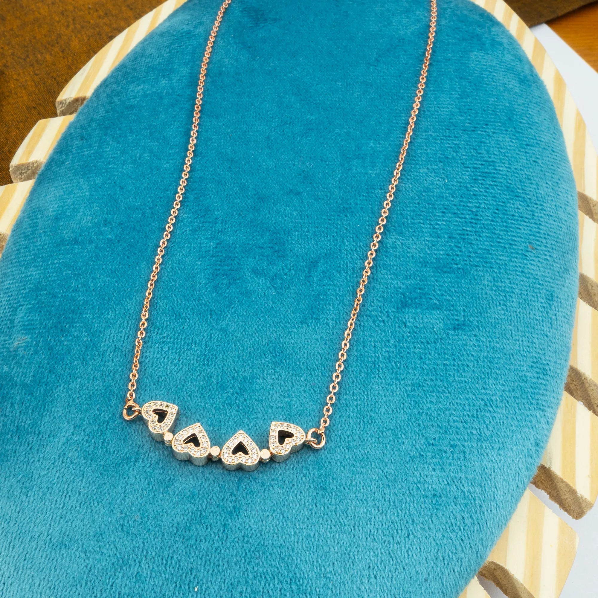 Amora Clover Transform Premium Necklace - Zaarva