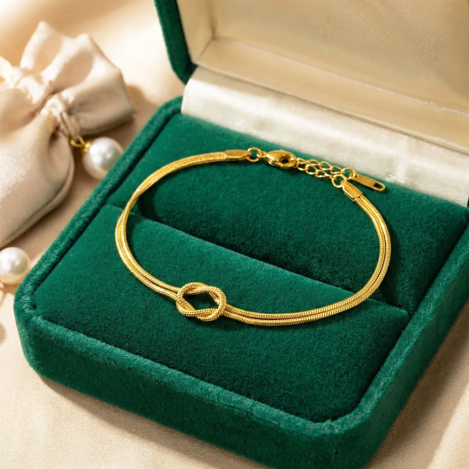 Amara Love Knot Bracelet - Zaarva